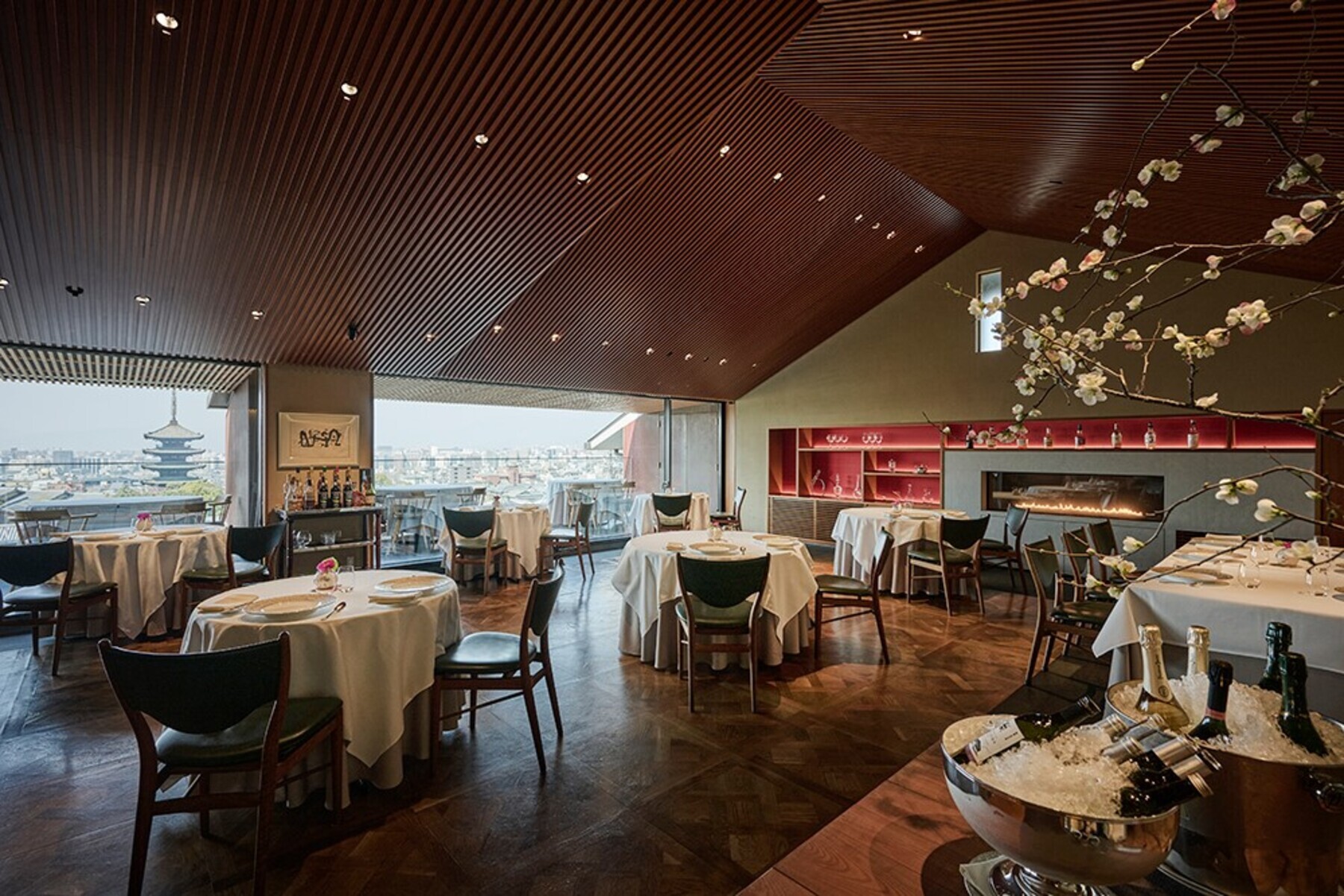 Restaurant Hiramatsu Kodaiji Official