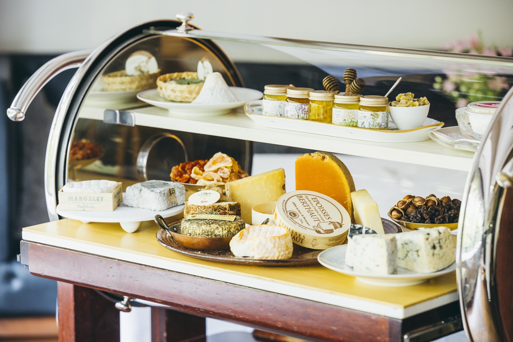 Restaurant Hiramatsu Hiroo ＆ Le Club des Vins Hermitage's image 3