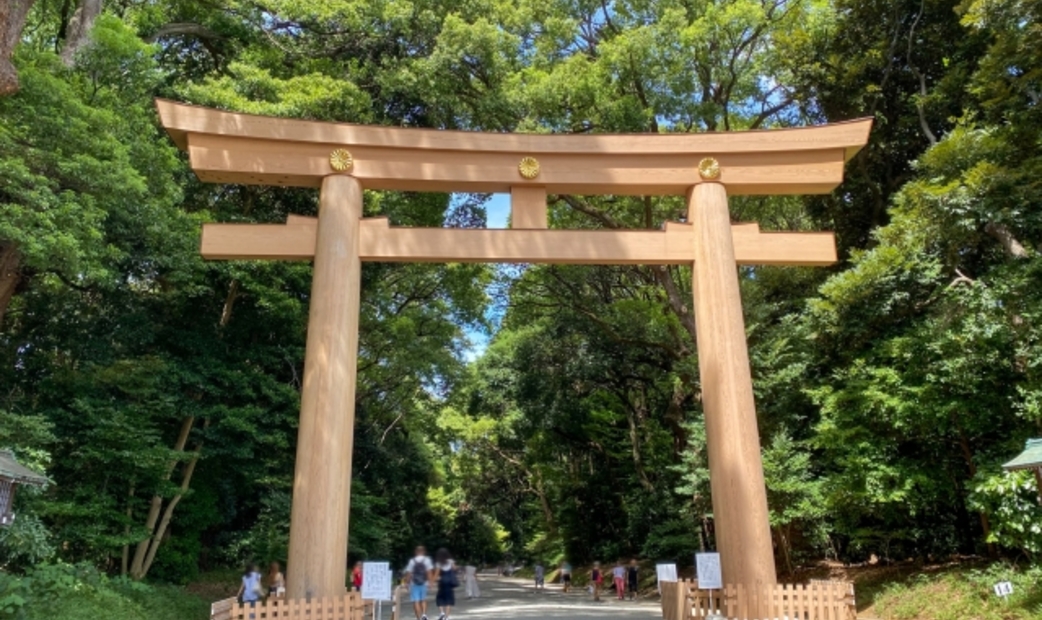 東京景點明治神宮的第一鳥居