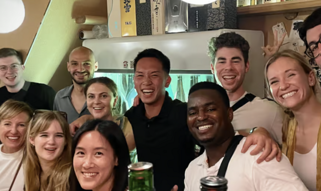 Shinjuku Local Bar & Izakaya Crawl【Cultural Experience】's image 1