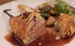 UNE PINCÉE's image 4