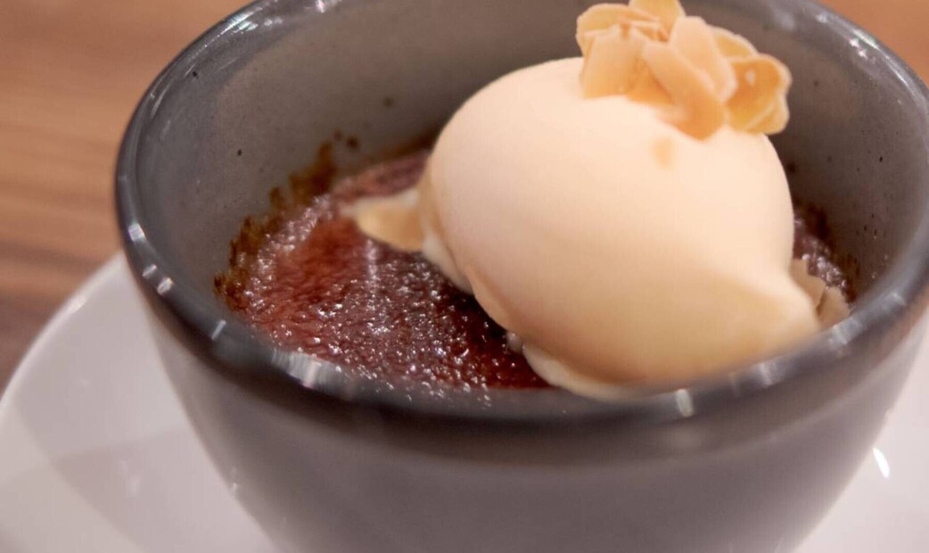 UNE PINCÉE's image 6