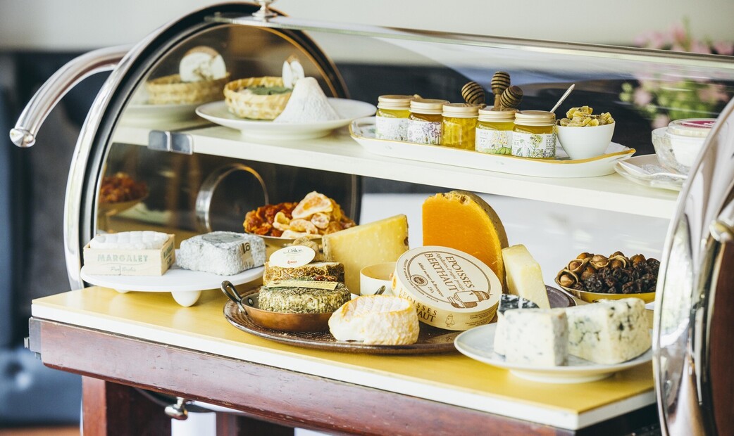 Restaurant Hiramatsu Hiroo ＆ Le Club des Vins Hermitage's image 3