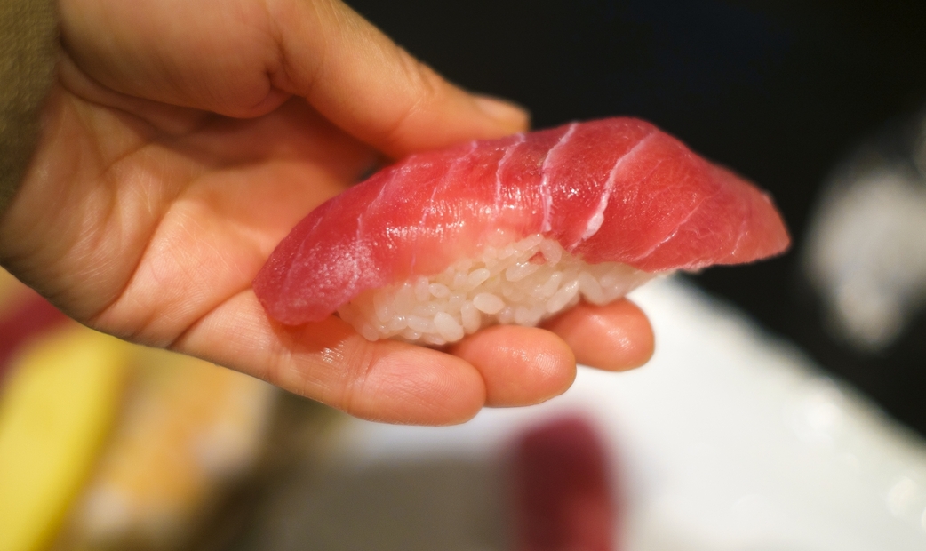 The procedure for making nigiri.