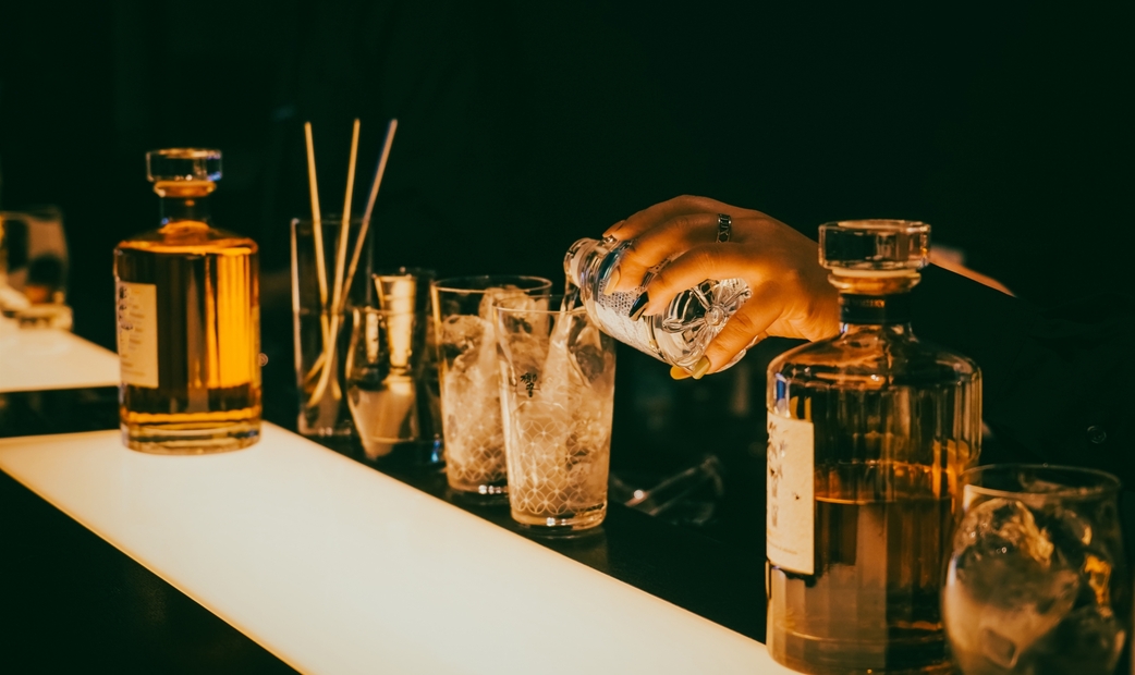 How to Enjoy Bars in Tokyo and 15 Best Bars