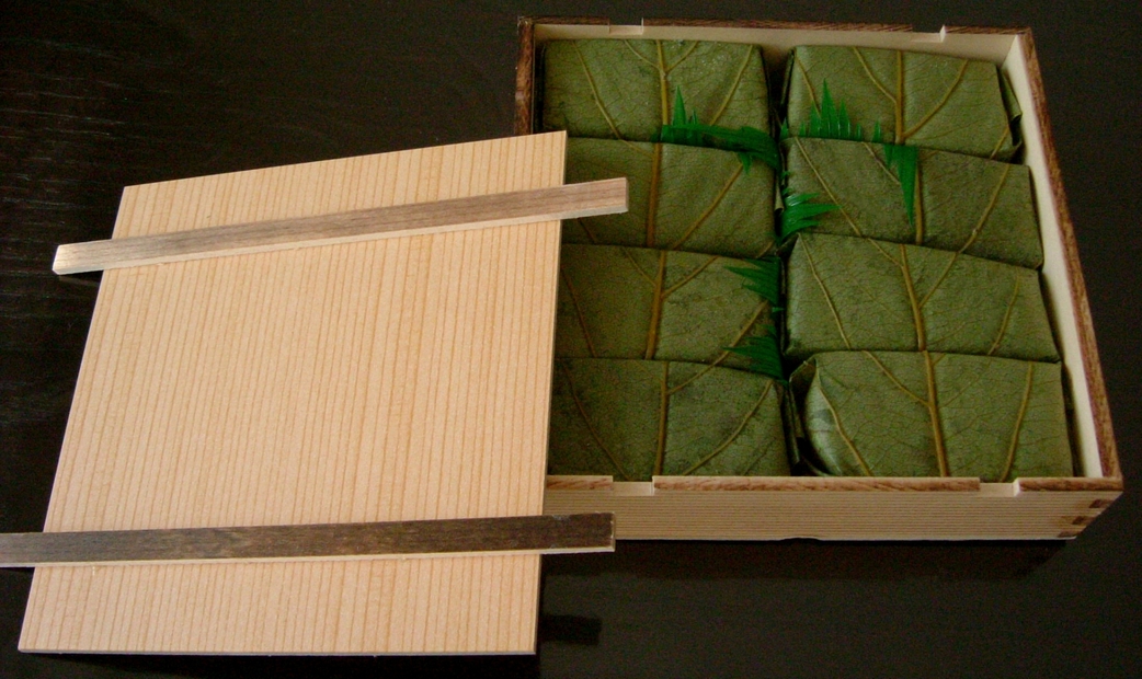 나라 지역 특산인 카키노 하 스시