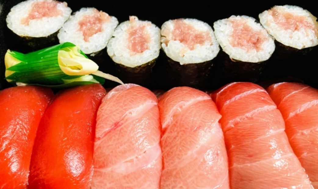 Tuna sashimi dish of Sushi