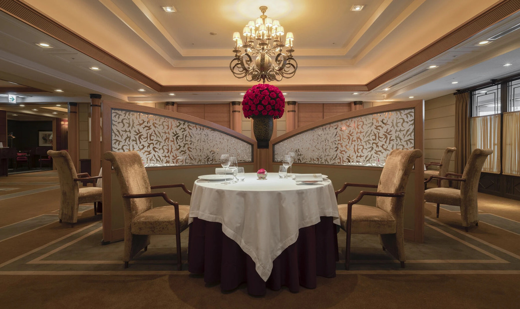  Interior view of a French restaurant