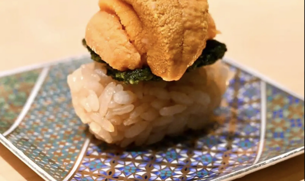 sea urchin sushi of Udatsu Sushi