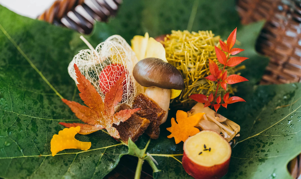  Seasonal dishes at a Japanese restaurant