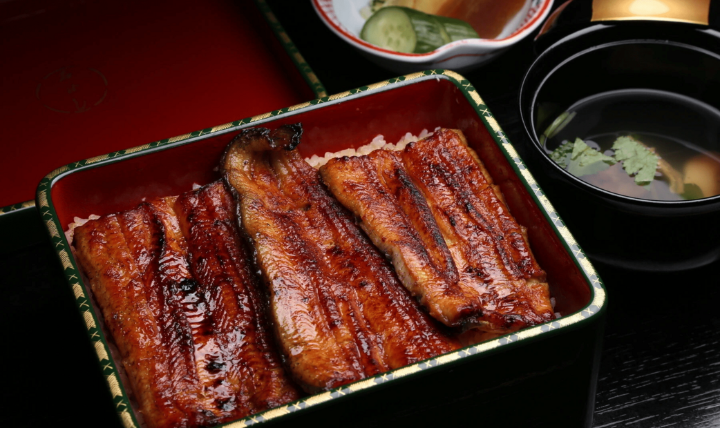 Broiled eel served over rice of Ishibashi