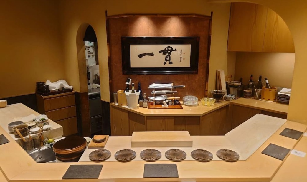 Interior view of Sushi Rakumi