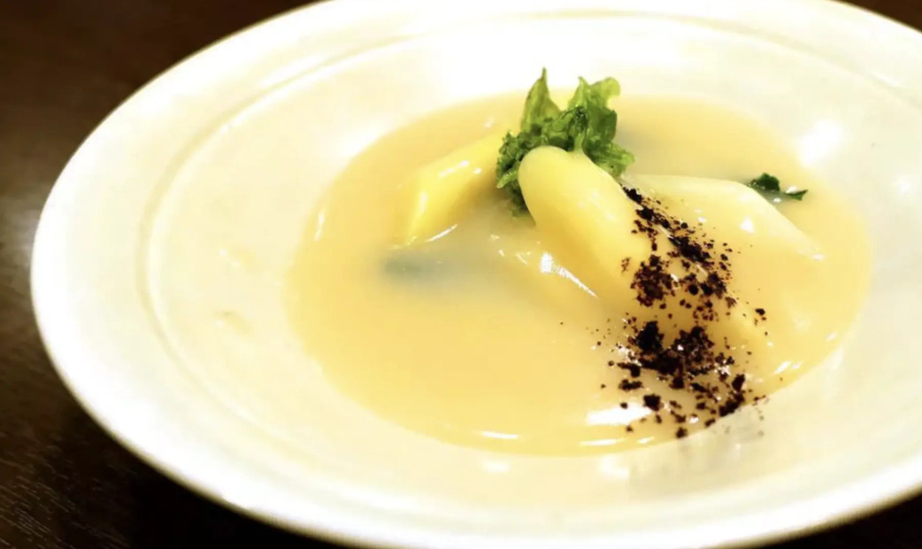  Seasonal delicacies on a white plate