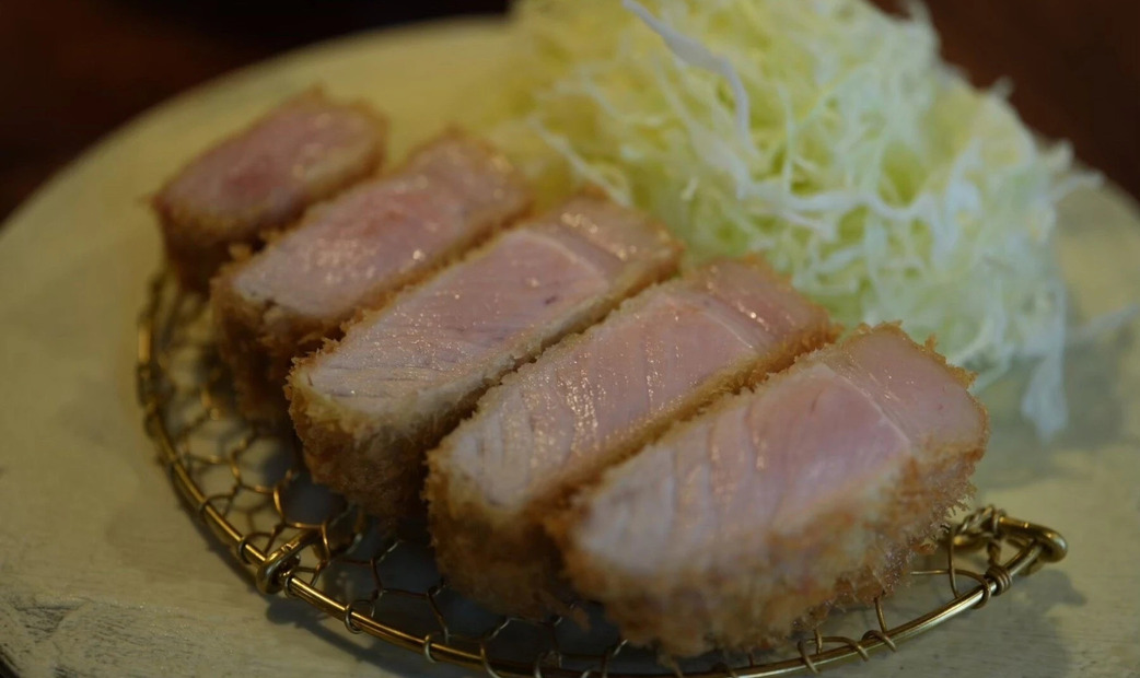 Tonkatsu with juicy fat of New babe Toyosaki