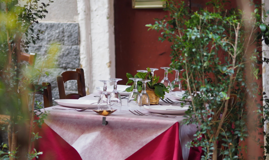 Trattoria table seating